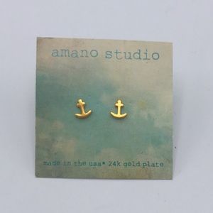 Gold Anchor Stud Earrings